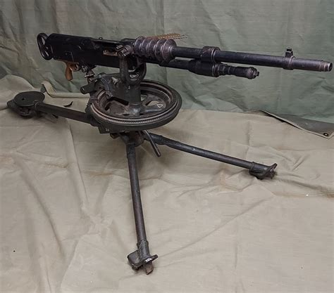 French soldiers with the Hotchkiss Mle 1914 machine gun