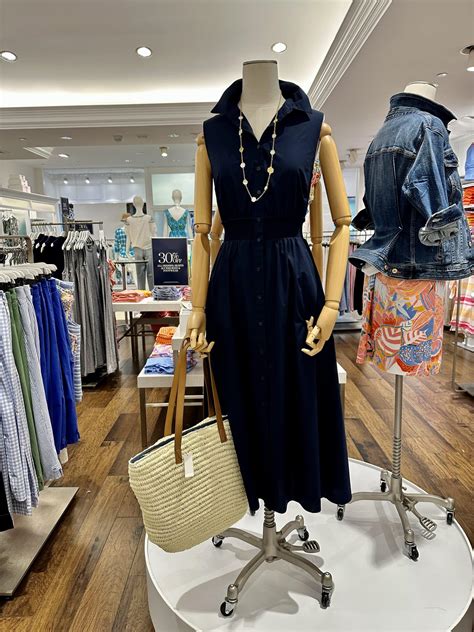 How to Style a Navy Dress