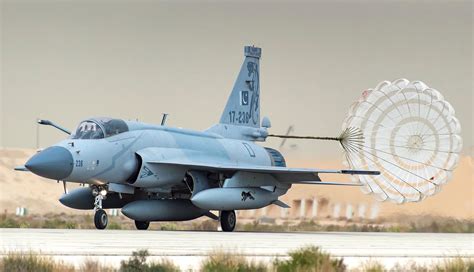 JF-17 Thunder Landing