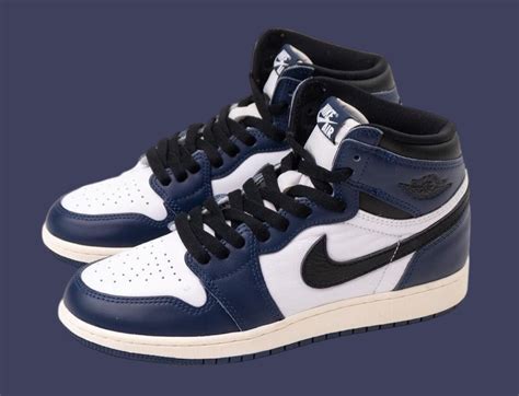 Jordan 1 Midnight Navy Sneaker