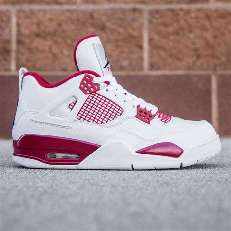 Jordan 4 Comfort Features