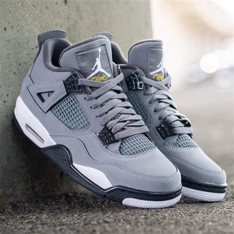 Jordan 4 Grey Black Sneaker