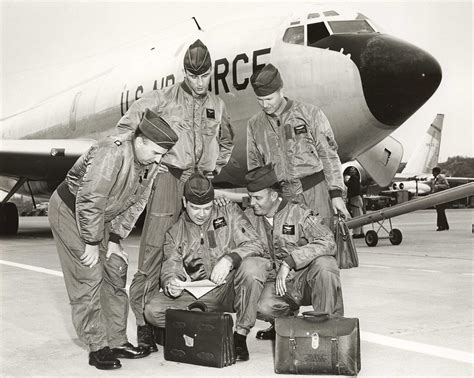 KC-135 Stratotanker crew