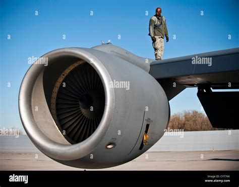 KC-135 Stratotanker engine