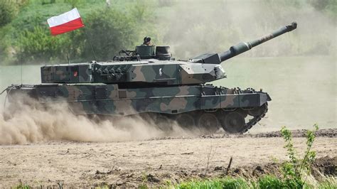 Leopard 2 Tank Driving