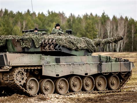 Leopard 2 Tank Maintenance