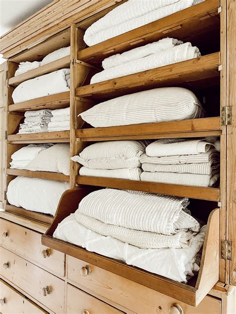 Description of Linen Wardrobe