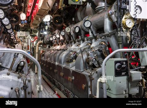 Los Angeles-class submarine engine room