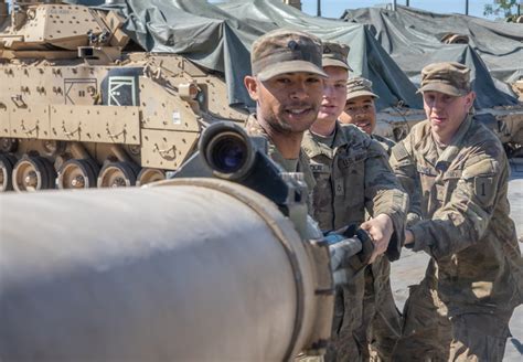 M1 Abrams maintenance