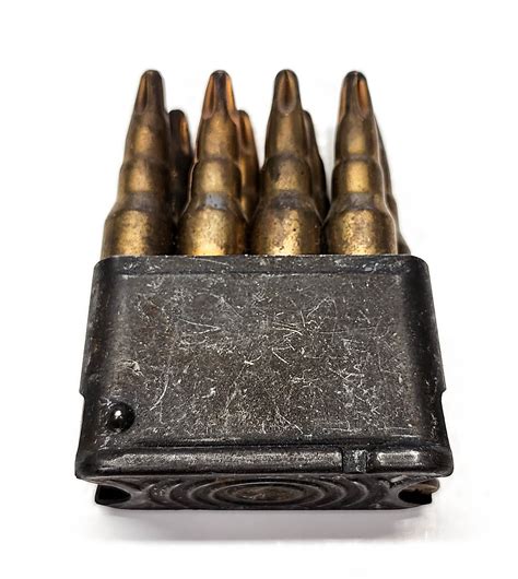 Close-up of M1 Garand en bloc clip