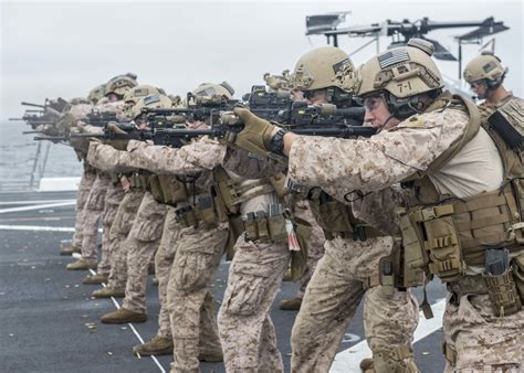 III MEF Marines conduct a training exercise