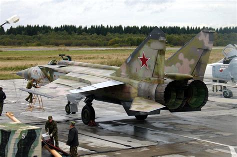 MiG-25 Foxbat Specs