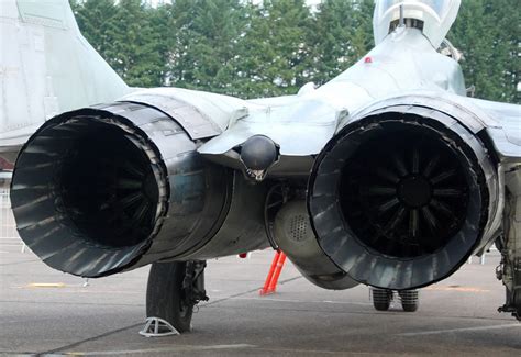 MiG-29 engine features