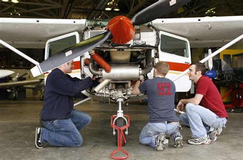 Military Aircraft Mechanic Benefits