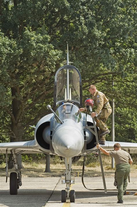 Mirage 2000 on display