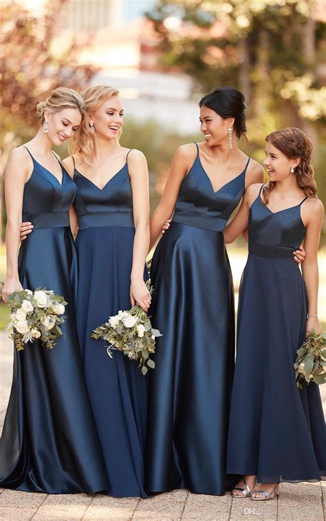 Navy Blue Maid Of Honour Dresses For Classic Weddings