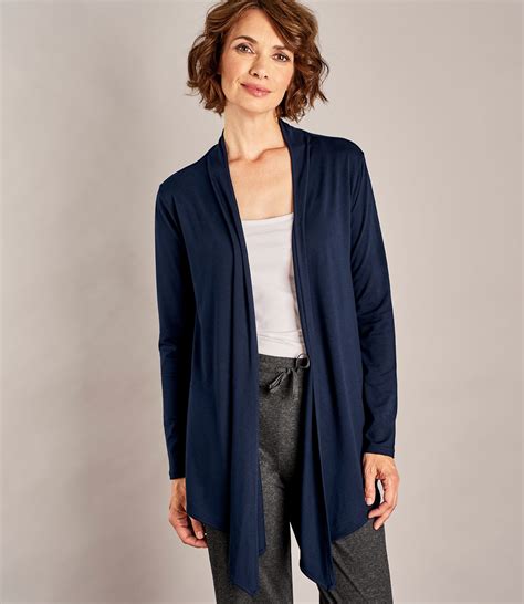 Navy Cardigan Casual Look