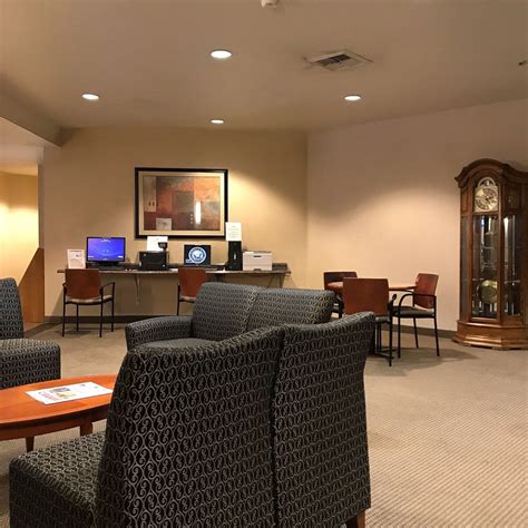 Navy Gateway Inn and Suites Reviews