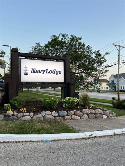 Navy Lodge Amenities