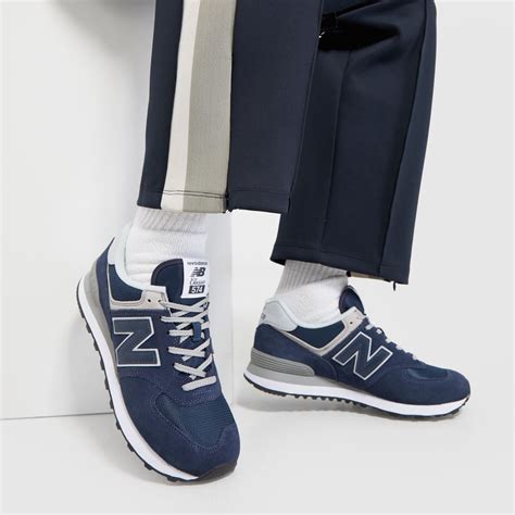 Navy New Balance Features