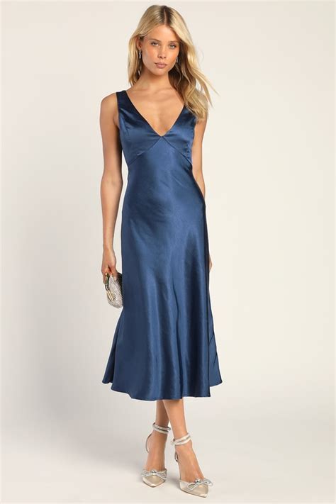 Benefits of Navy Satin Dress