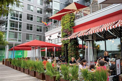 Navy Yard Restaurants with Outdoor Seating