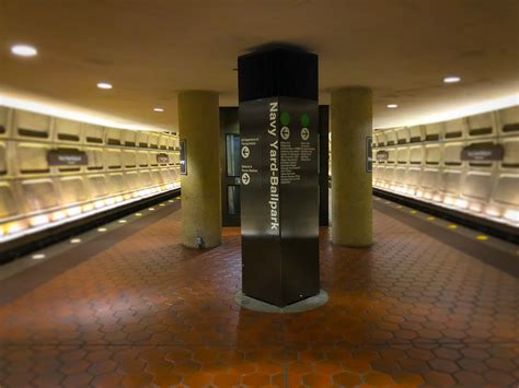 Description of Navy Yard Station Platforms