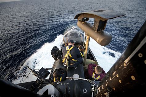 Ohio-Class Guided Missile Submarine Crew