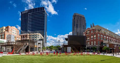 Old Navy Atlantic Station Exterior