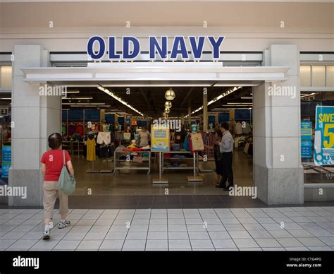 Old Navy Outlet Interior