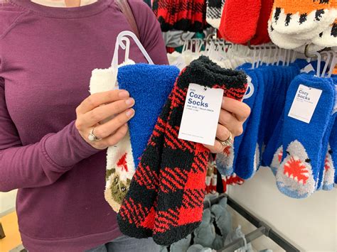 Old Navy Socks Deals and Promotions