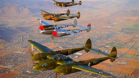 P-38 Lightning formation flight