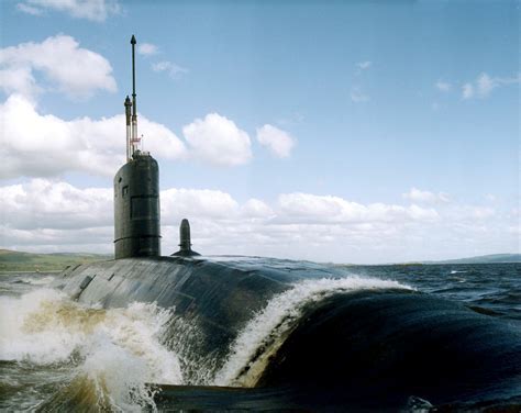 Polaris Submarines Features