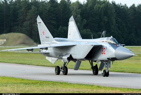 Mikoyan-Gurevich MiG-31 Foxhound Interceptor