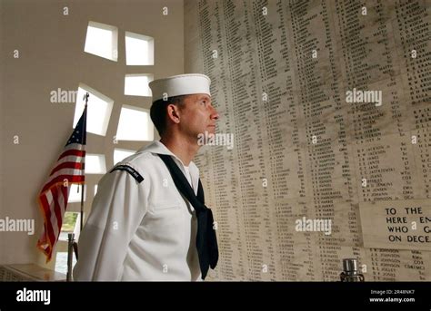 Selected Reservist serving part-time in the Navy Reserve