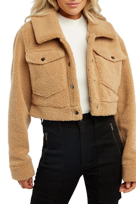 Old Navy Sherpa Jacket Features