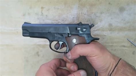 Smith & Wesson Model 39 disassembly