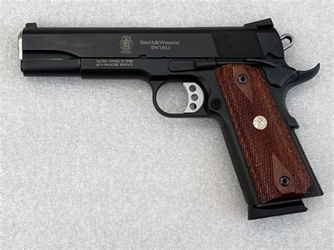 Smith & Wesson SW1911 Image 5