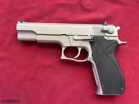 Smith and Wesson 4506 Pistol