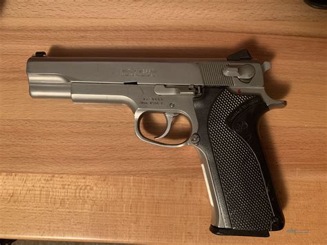 Smith and Wesson 4506 Pistol Image 1