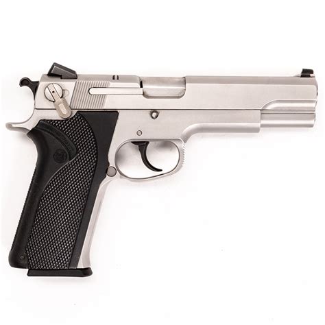 Smith and Wesson 4506 Pistol Image 8