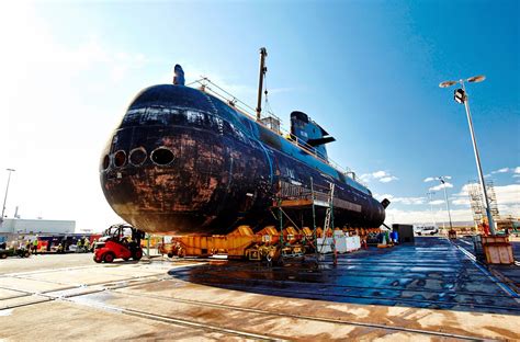 Submarine Maintenance Issues