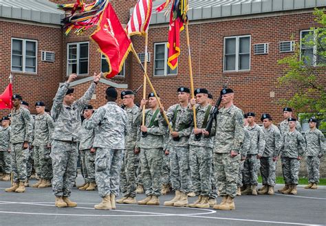 US Army Artillery Red Uniform