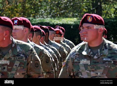 US Army Maroon Airborne Uniform