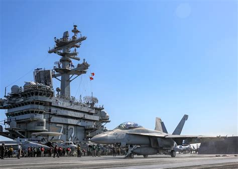 USS Abraham Lincoln Support to Operation Inherent Resolve