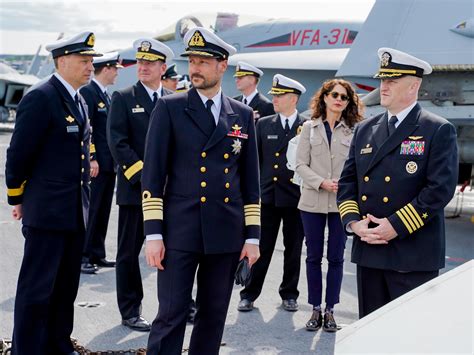 USS Gerald R Ford Crew