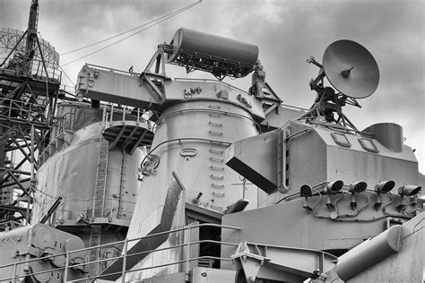 USS Missouri Radar System