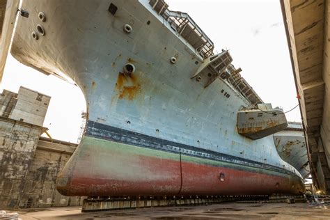 USS Nimitz (CVN-68) maintenance