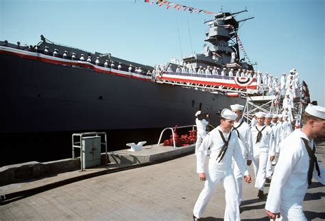 USS Wisconsin Crew