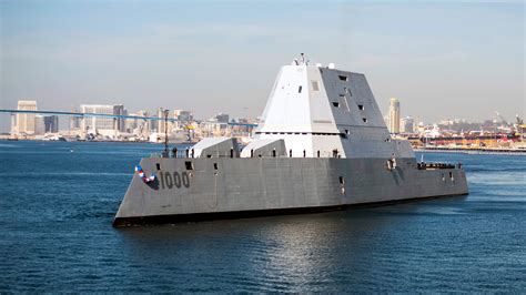 USS Zumwalt DDG 1000 At Sea